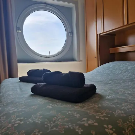 Met Zeezicht, Zwembad & Garage *