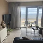 Met Zeezicht, Zwembad & Garage Oostende