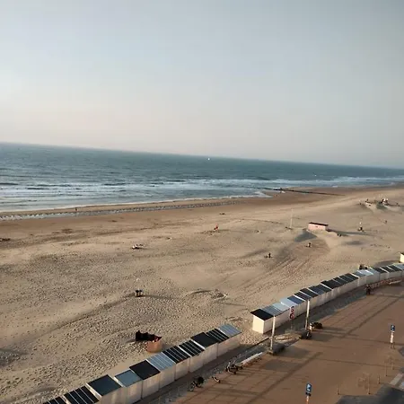 Апартаменти Met Zeezicht, Zwembad & Garage *