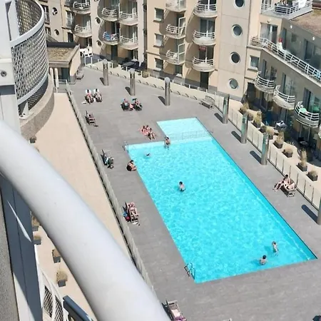 Met Zeezicht, Zwembad & Garage * Oostende