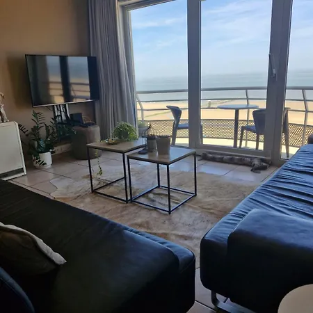 Apartment Met Zeezicht, Zwembad & Garage *