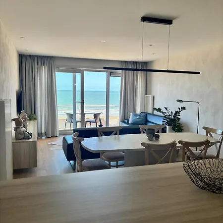 Met Zeezicht, Zwembad & Garage Appartement *