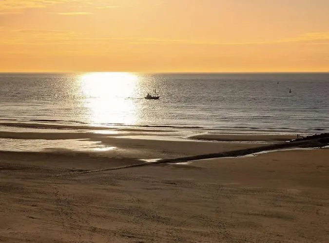 Met Zeezicht, Zwembad & Garage Apartamento *