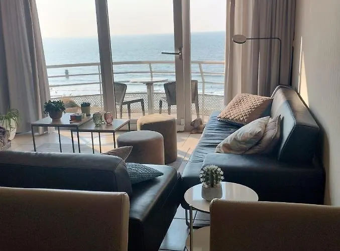 Apartamento Met Zeezicht, Zwembad & Garage *