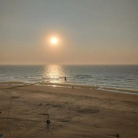 Lägenhet Met Zeezicht, Zwembad & Garage Oostende